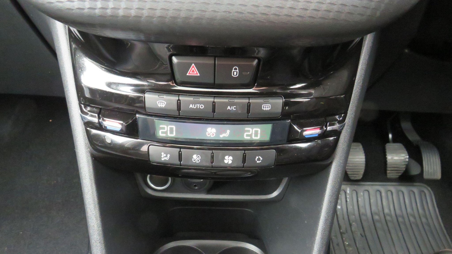 Used Peugeot 2008 for sale - 77166644: Photo 26