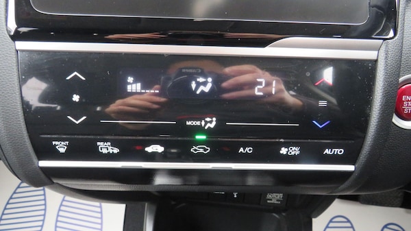Used Honda Jazz 2016 for sale - 76314983: Photo 29