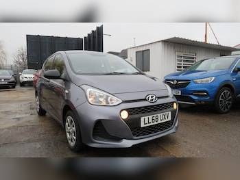 Used Hyundai i10 2018 for sale - 77166523: Photo