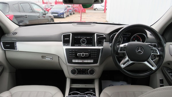 Used Mercedes-Benz GL-Class 2014 for sale - 76215394: Photo 32