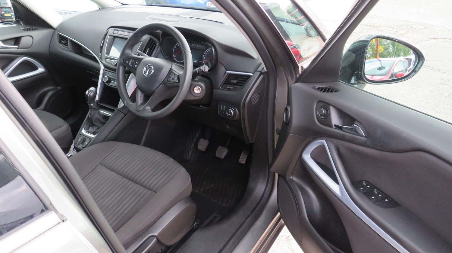Used Vauxhall Zafira 2018 for sale - 76371090: Photo 10