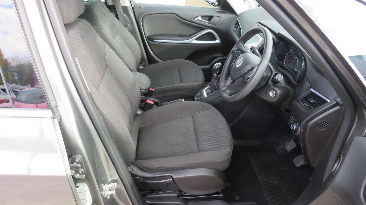 Used Vauxhall Zafira 2018 for sale - 76371090: Photo 11