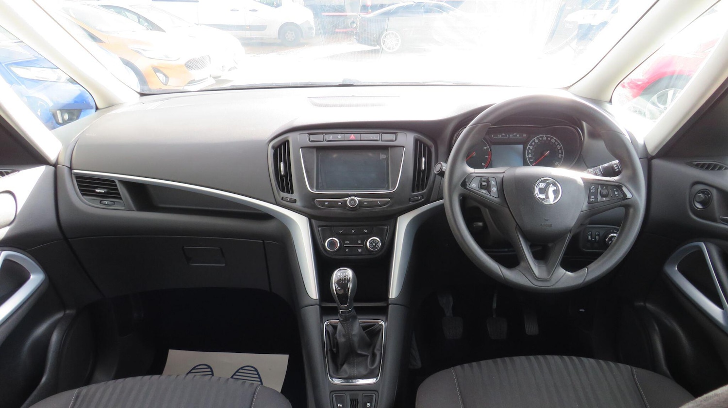 Used Vauxhall Zafira 2018 for sale - 76371090: Photo 2