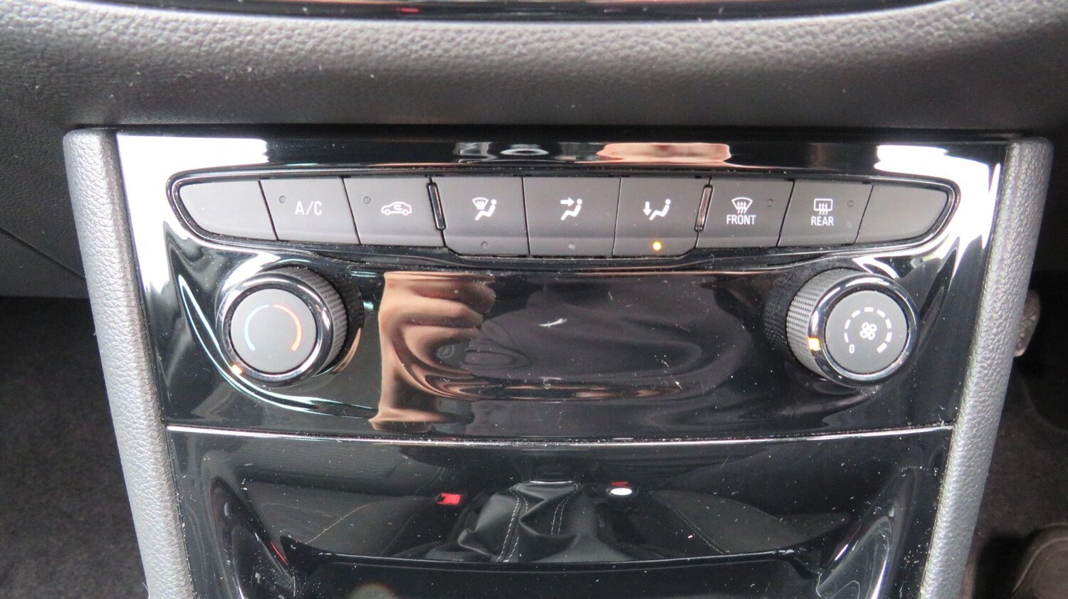 Used Vauxhall Astra for sale - 76997756: Photo 28