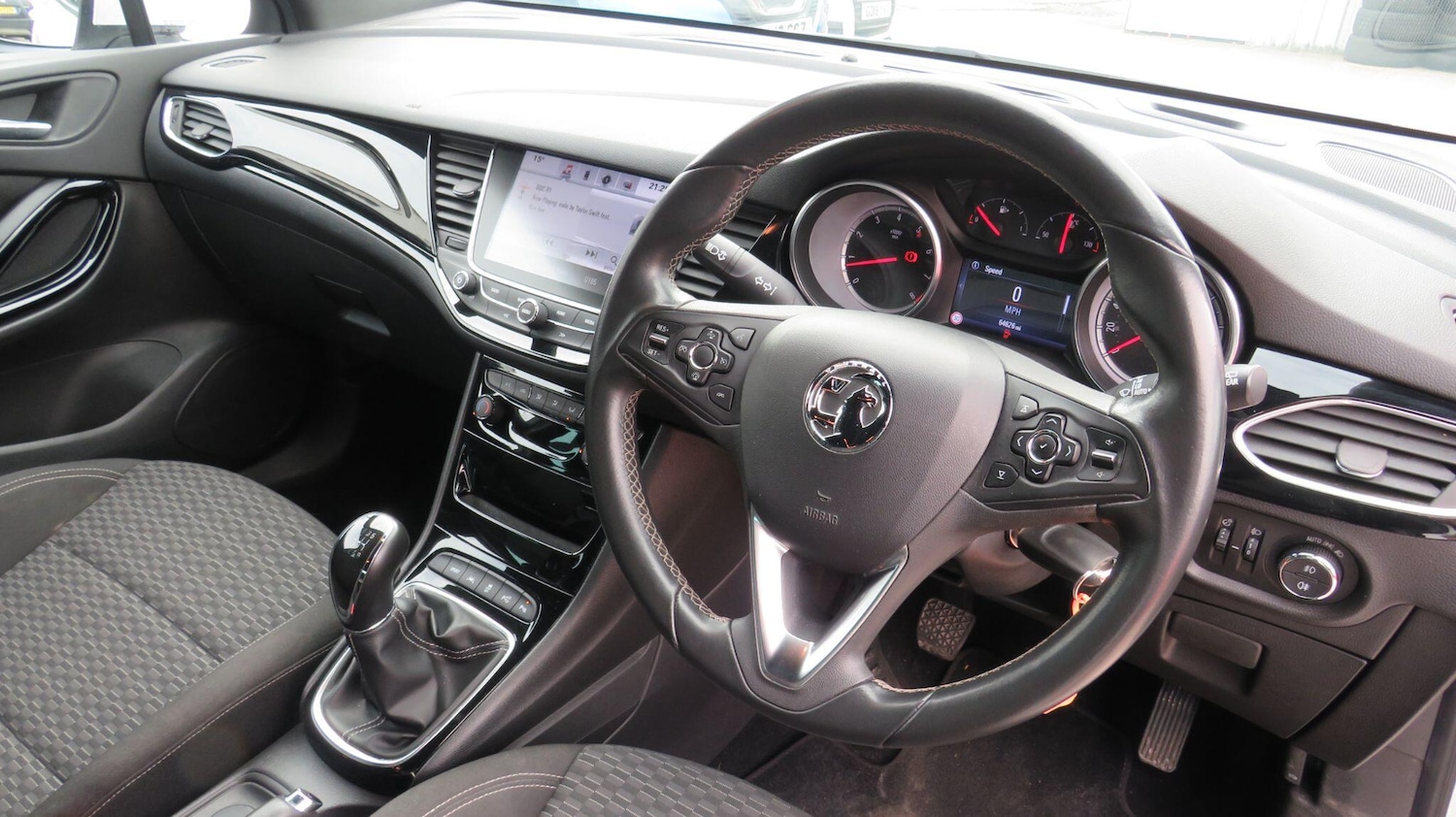 Used Vauxhall Astra for sale - 76997756: Photo 3