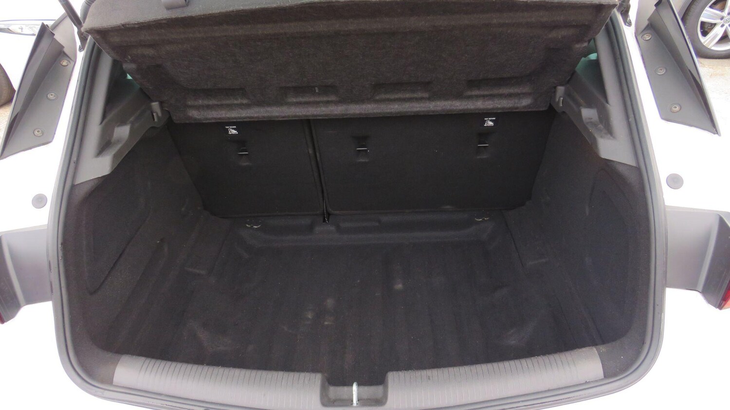 Used Vauxhall Astra for sale - 76997756: Photo 8