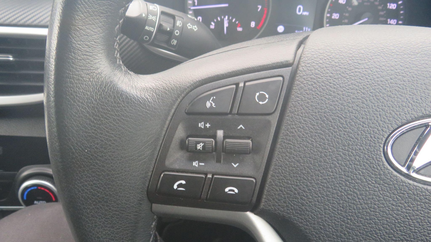 Used Hyundai TUCSON for sale - 76528023: Photo 23