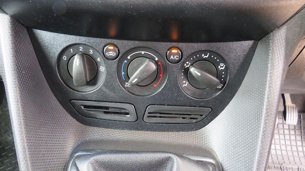Used Ford Transit Connect 2017 for sale - 75127597: Photo 19