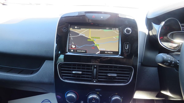 Used Renault Clio 2019 for sale - 74686519: Photo 25