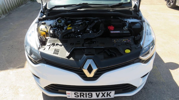 Used Renault Clio 2019 for sale - 74686519: Photo 32