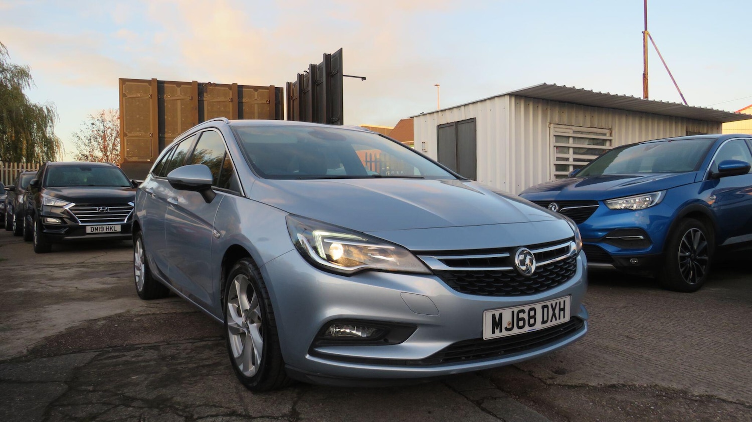 Used Vauxhall Astra 2018 for sale - 76671569: Photo 1