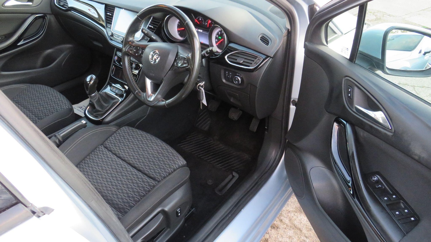 Used Vauxhall Astra 2018 for sale - 76671569: Photo 11