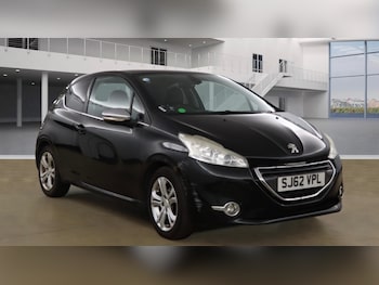 Peugeot - 208