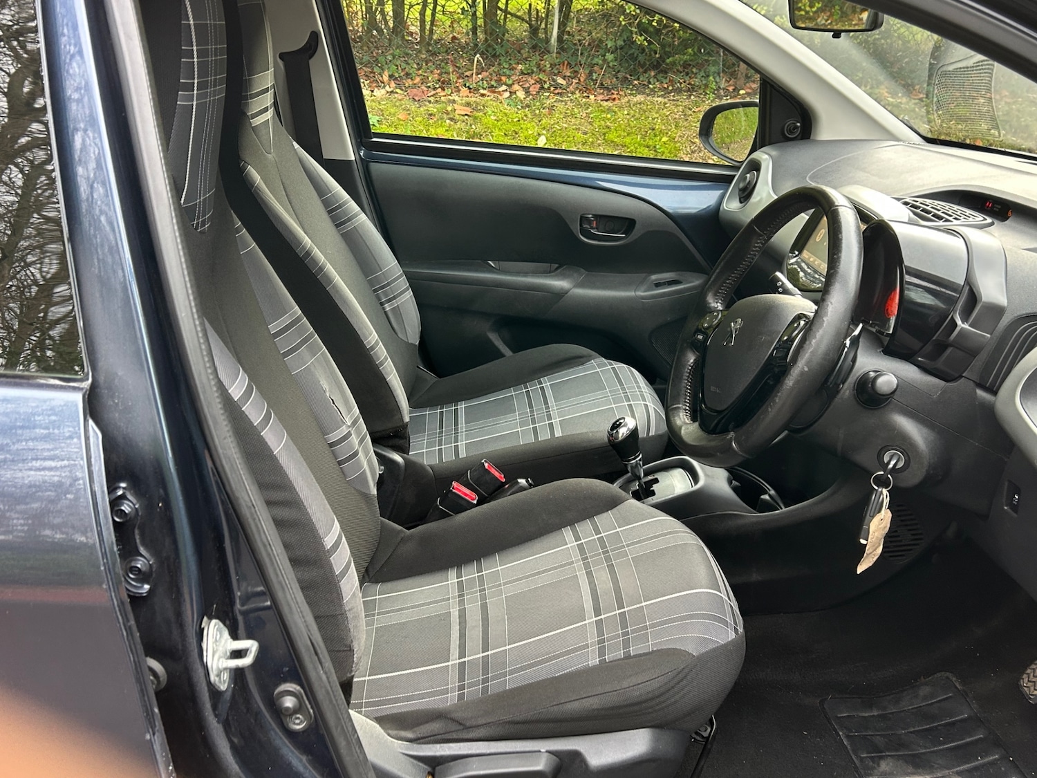 Used Peugeot 108 2017 for sale - 77008228: Photo 2