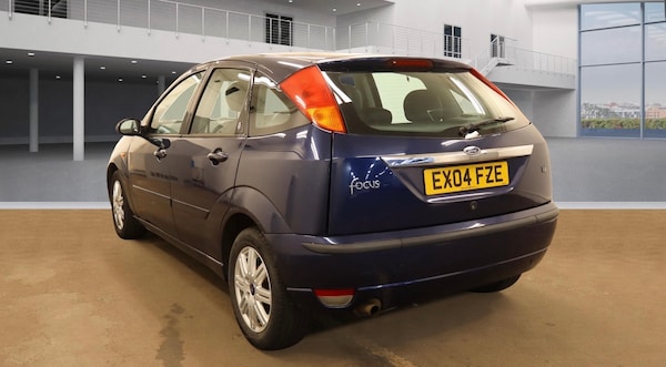 Used Ford Focus 2004 for sale - 76073718: Photo 2