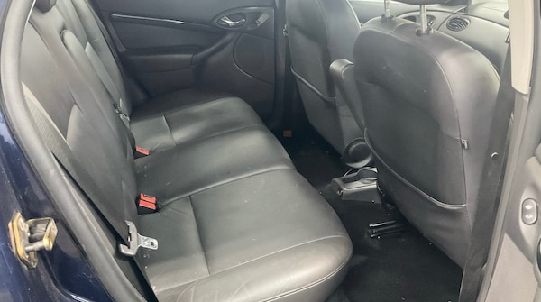 Used Ford Focus 2004 for sale - 76073718: Photo 4