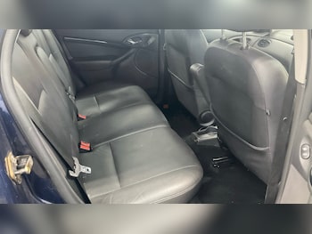 Used Ford Focus 2004 for sale - 76073718: Photo 4