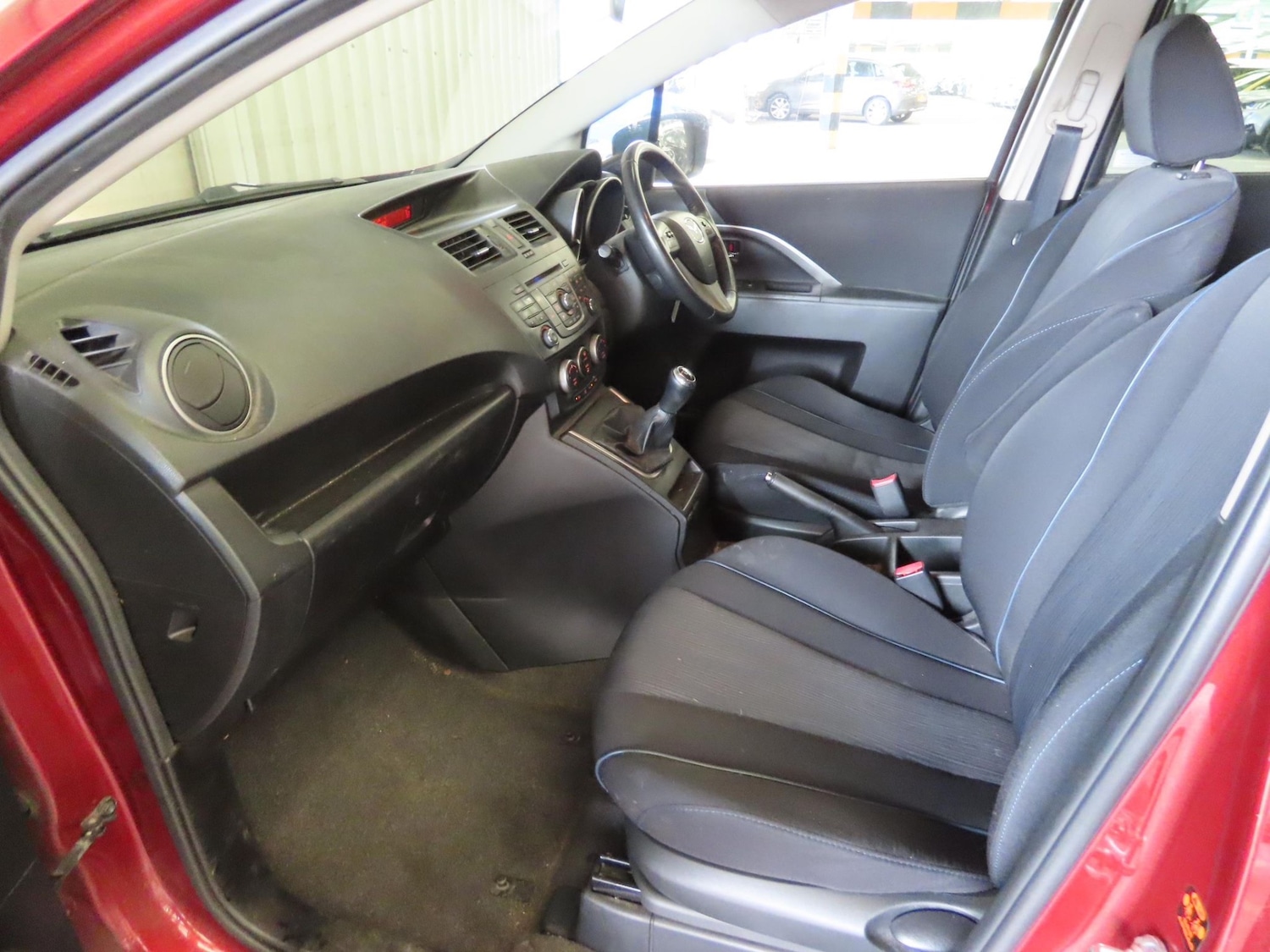 Mazda Mazda5 2011 (11) - 2.0 TS2 5dr - Image 8