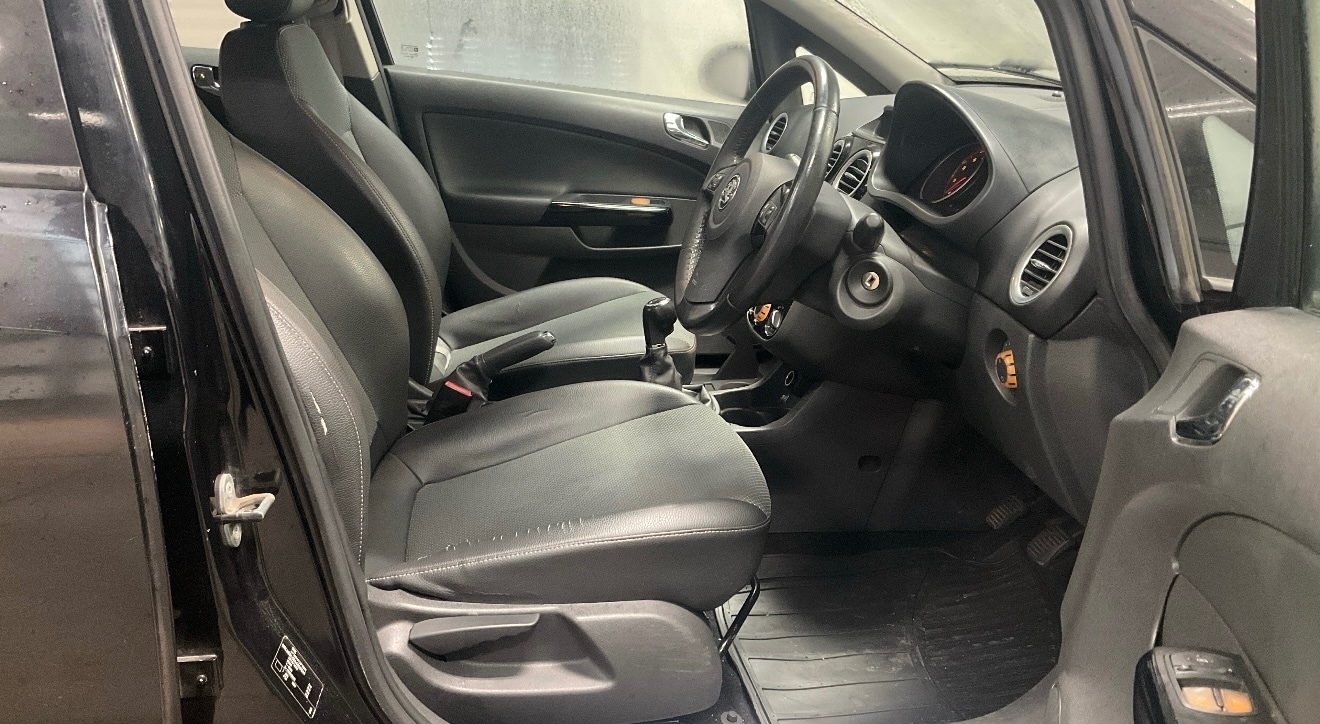 Used Vauxhall Corsa 2009 for sale - 76366992: Photo 4
