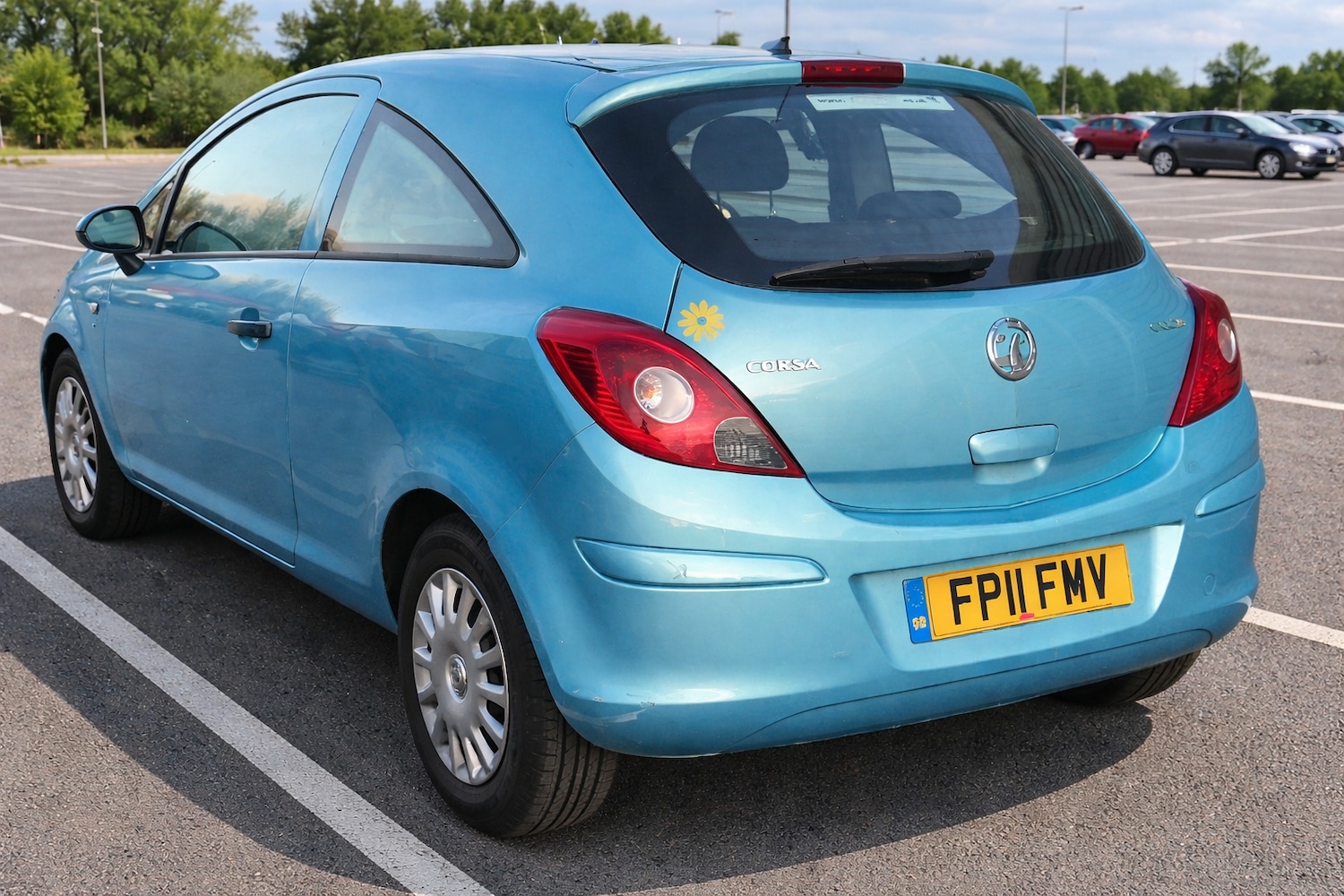 Used Vauxhall Corsa 2011 for sale - 77258516: Photo 2