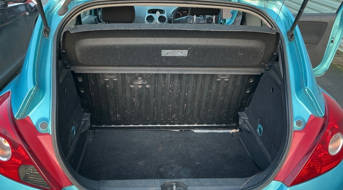 Used Vauxhall Corsa 2011 for sale - 77258516: Photo 3