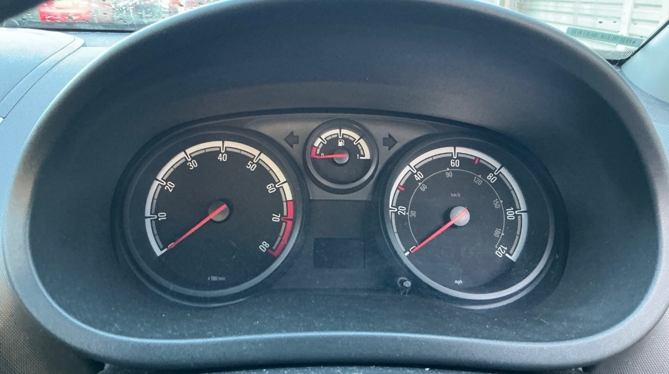 Used Vauxhall Corsa 2011 for sale - 77258516: Photo 6