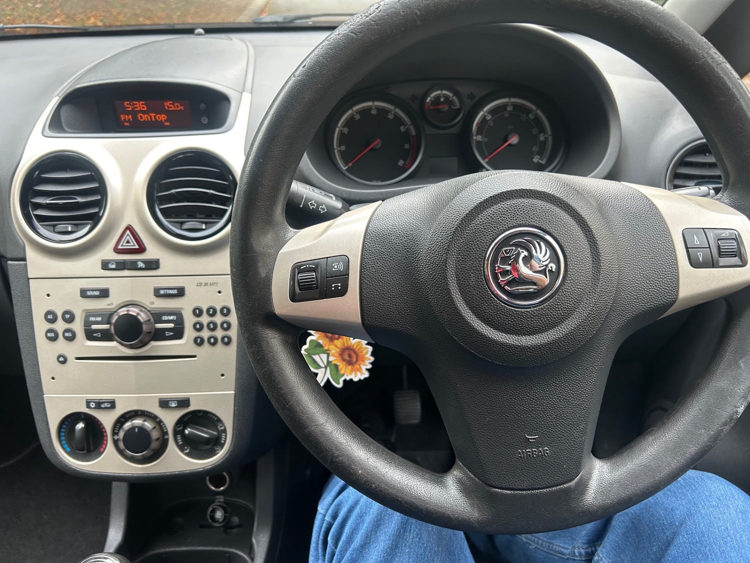 Used Vauxhall Corsa 2010 for sale - 76492312: Photo 3