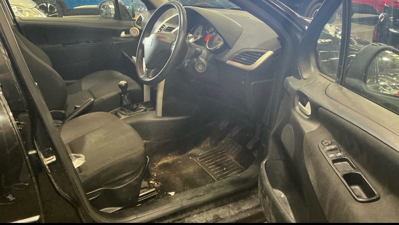 Used Peugeot 207 2011 for sale - 76536880: Photo 4