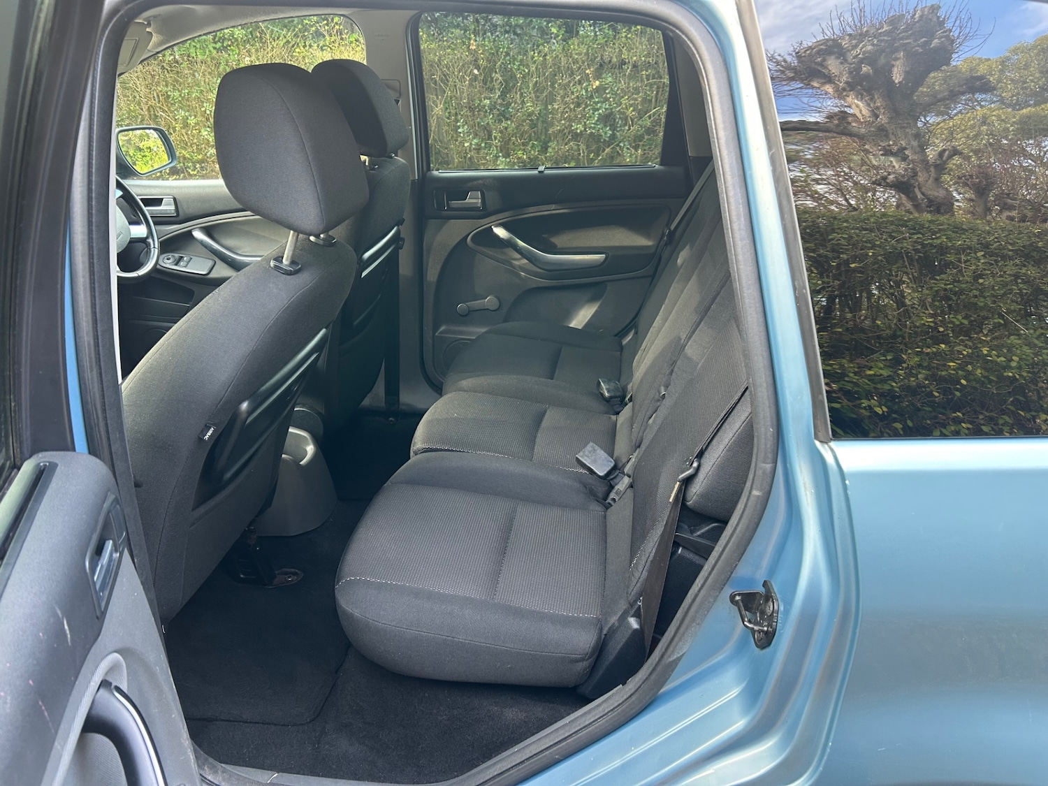 Used Ford C-Max 2010 for sale - 77310832: Photo 4