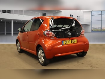 Used Toyota AYGO 2013 for sale - 76258144: Photo 2