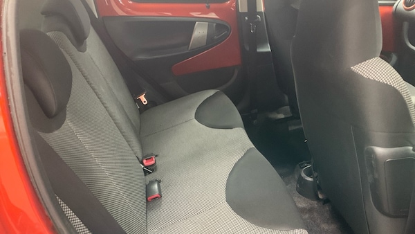 Used Toyota AYGO 2013 for sale - 76258144: Photo 4