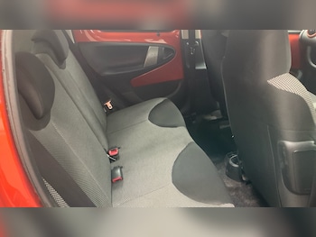 Used Toyota AYGO 2013 for sale - 76258144: Photo 4