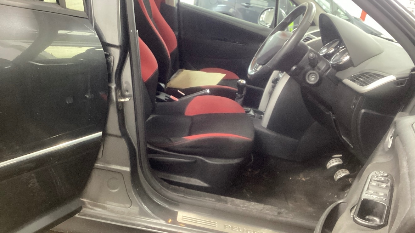 Used Peugeot 207 2011 for sale - 76577537: Photo 4