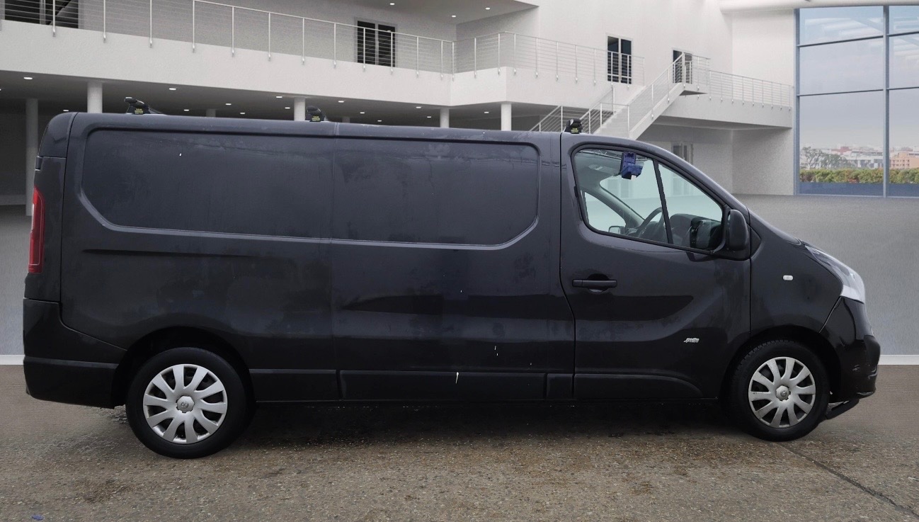 Used Vauxhall Vivaro 2017 for sale - 77106750: Photo 5