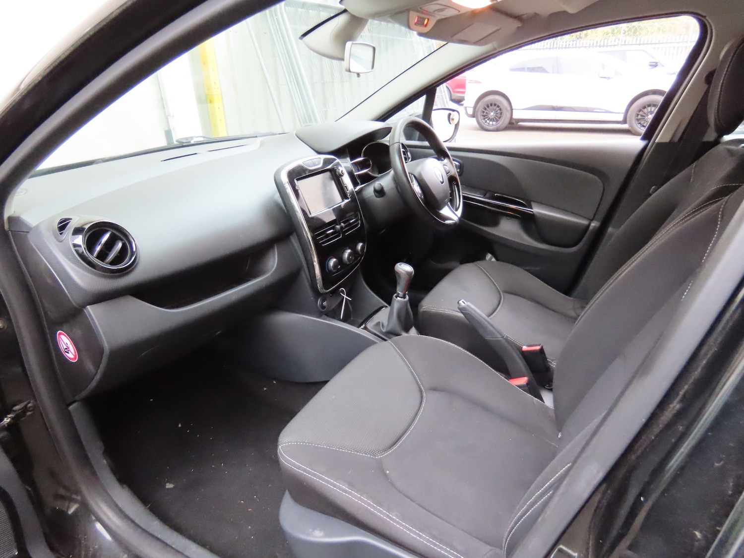Used Renault Clio 2013 for sale - 76347477: Photo 8