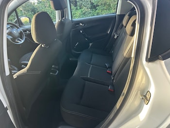 Used Peugeot 208 2016 for sale - 77051766: Photo