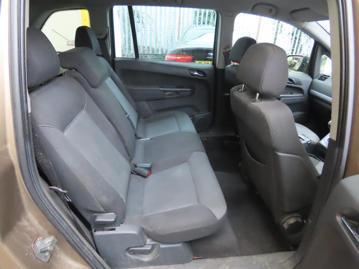 Used Vauxhall Zafira 2012 for sale - 77266787: Photo 2