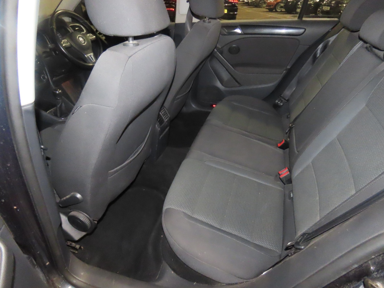 Used Volkswagen Golf 2011 for sale - 77173450: Photo 4