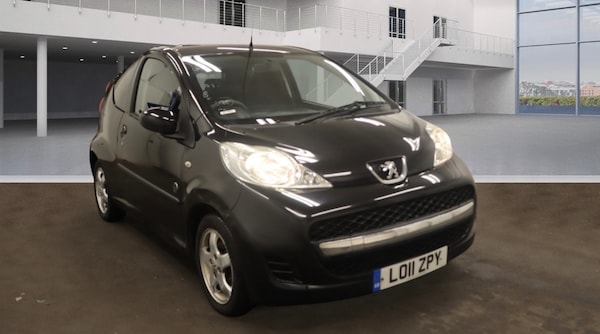 Cheap Peugeot 107 2011 (11) - 1.0 Envy 3dr for sale in Croydon, Greater London