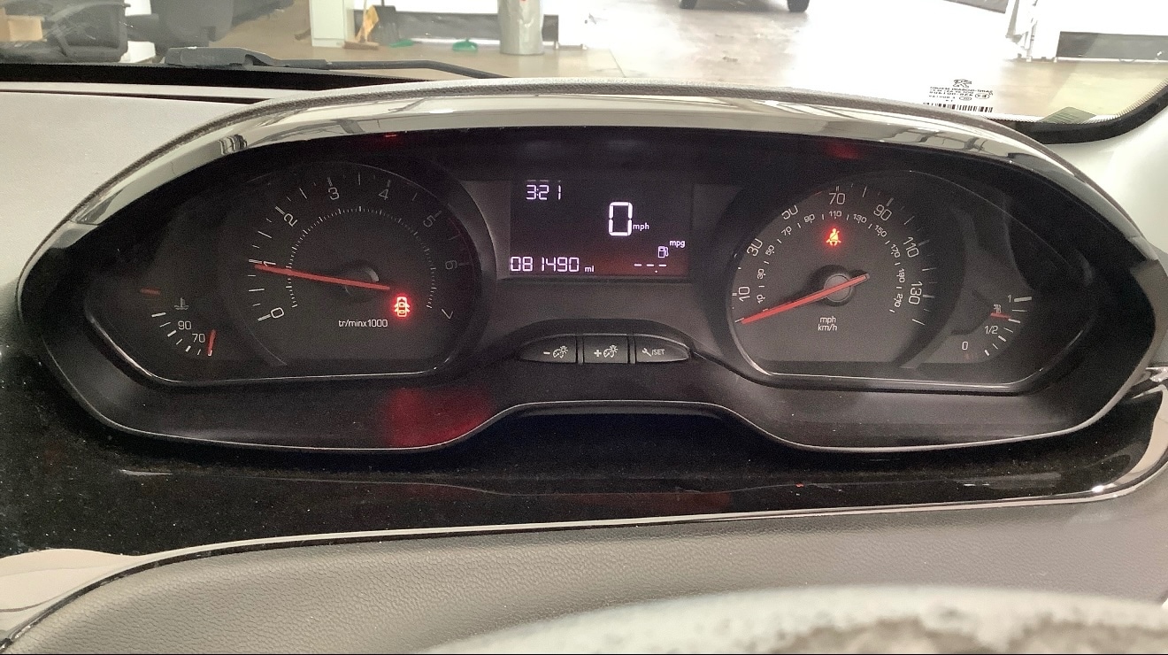 Used Peugeot 208 2015 for sale - 76369541: Photo 10