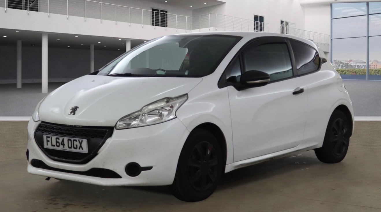Used Peugeot 208 2015 for sale - 76369541: Photo 2