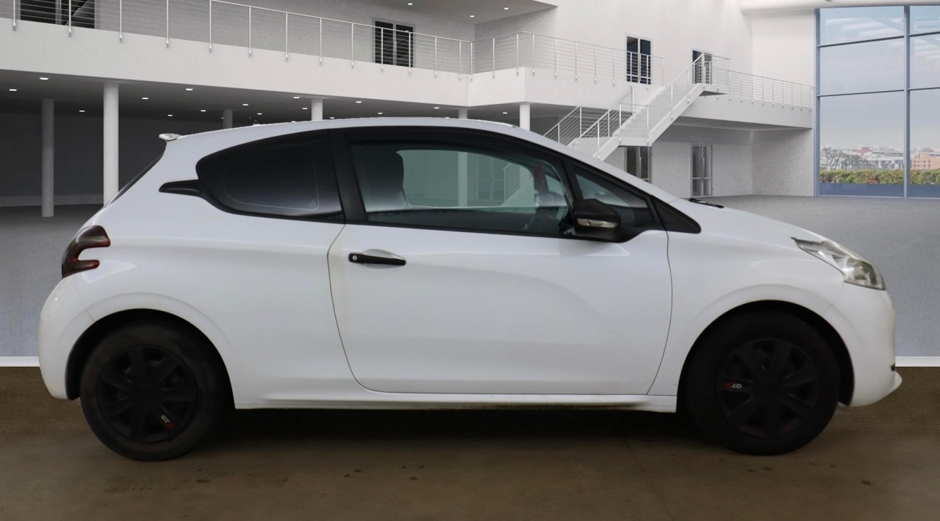 Used Peugeot 208 2015 for sale - 76369541: Photo 5