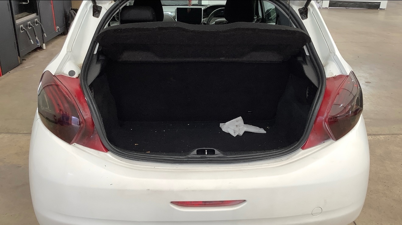 Used Peugeot 208 2015 for sale - 76369541: Photo 7