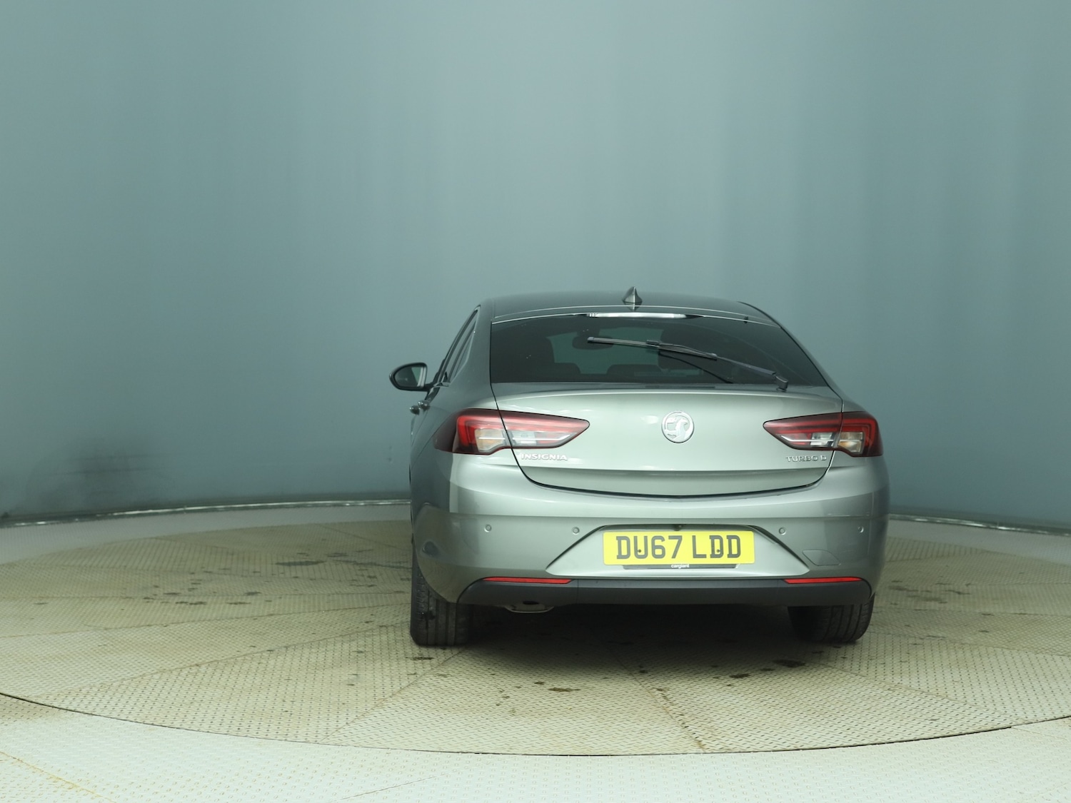 Used Vauxhall Insignia 2017 for sale - 77326616: Photo 2