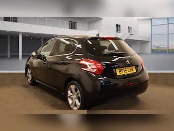 Used Peugeot 208 2015 for sale - 76759957: Photo
