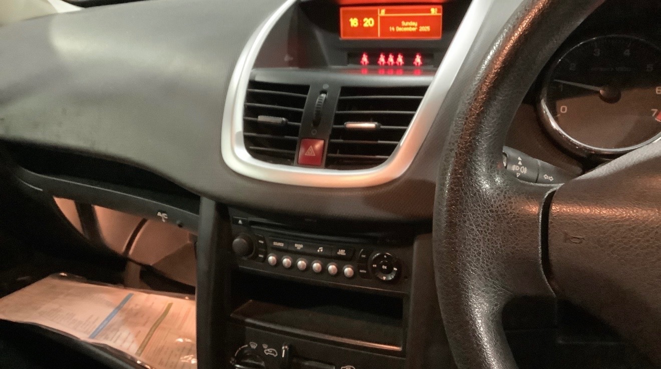 Used Peugeot 207 2009 for sale - 76963717: Photo 6