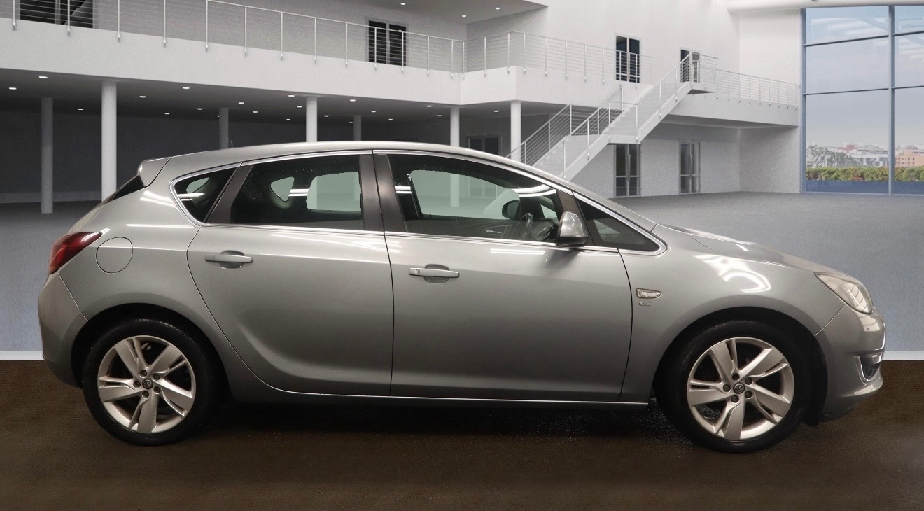 Used Vauxhall Astra 2013 for sale - 77370995: Photo 5