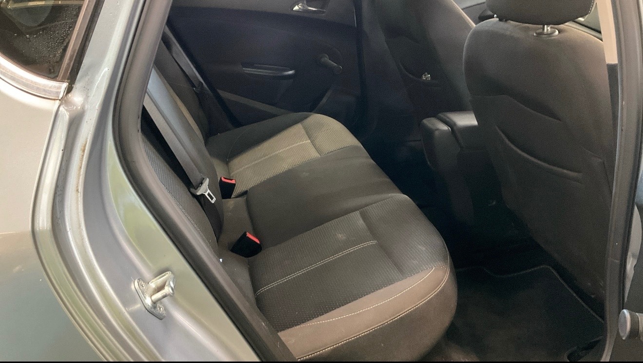 Used Vauxhall Astra 2013 for sale - 77370995: Photo 8