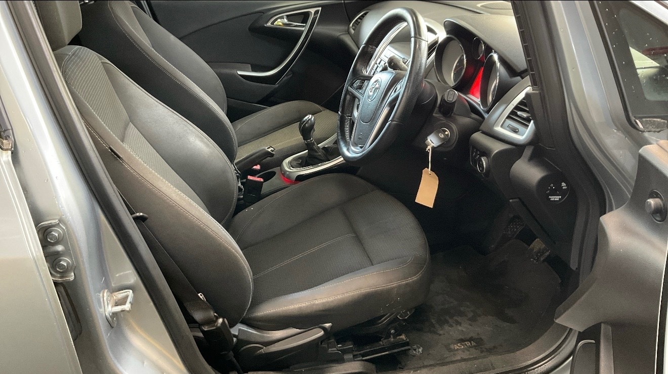 Used Vauxhall Astra 2013 for sale - 77370995: Photo 9