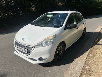 Used Peugeot 208 2014 for sale - 75539198: Photo